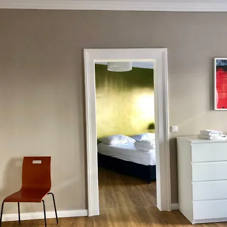 Leipzig-suites - Hostel-apartment Lindenauer Markt Hostel Λειψία