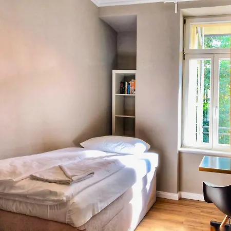 Leipzig-suites - Hostel-apartment Lindenauer Markt Hostel Λειψία